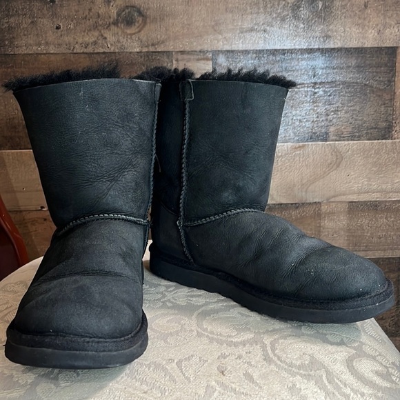 UGG Shoes - UGG Bailey Bows Short Boot Size 6 Black